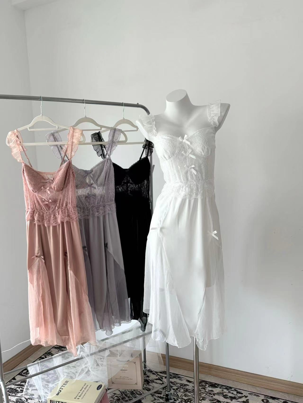 Lace Slip - Lunior - -