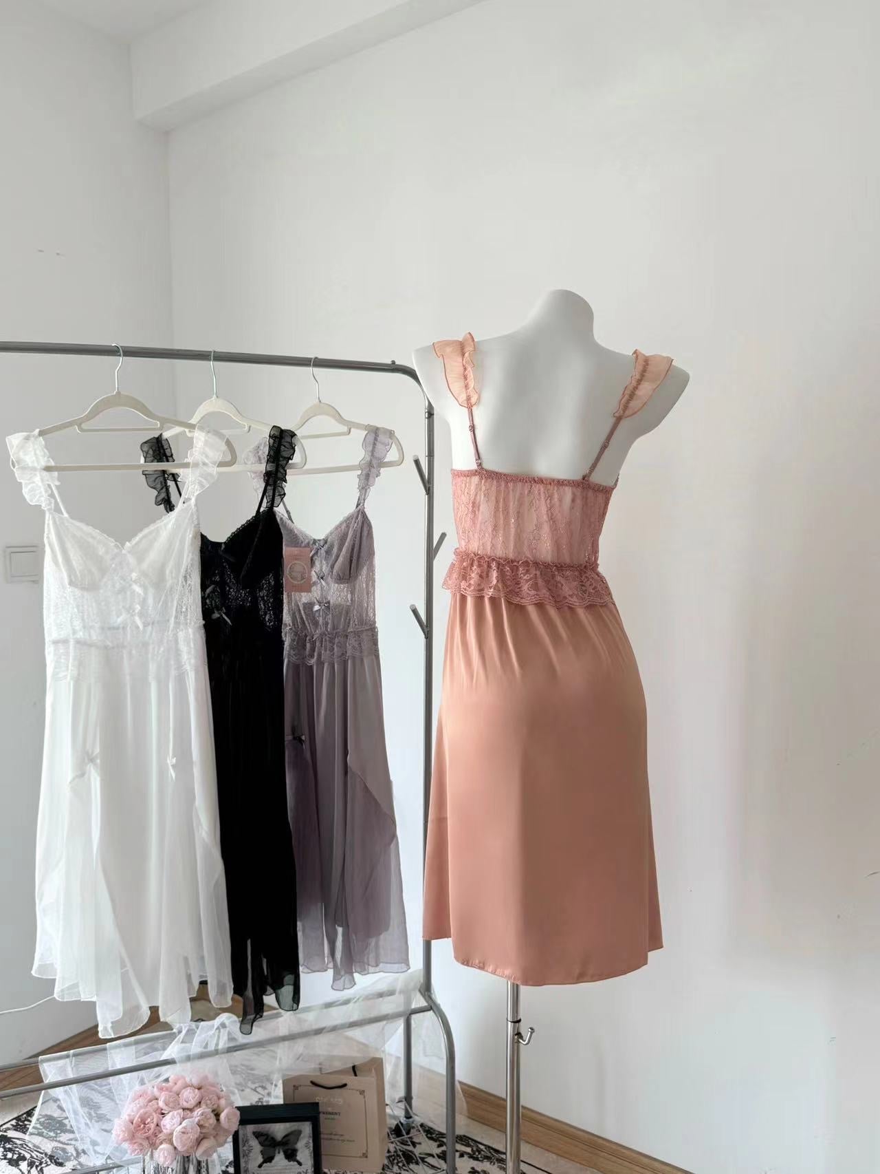 Lace Slip - Lunior - -
