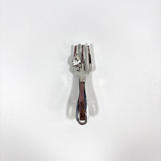 PIN SET IN KNIFE AND FORK