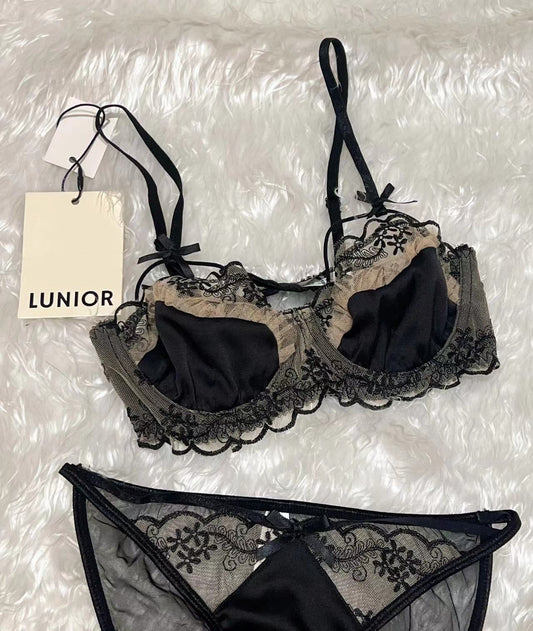 Lace bra and underwear - Lunior -  - 