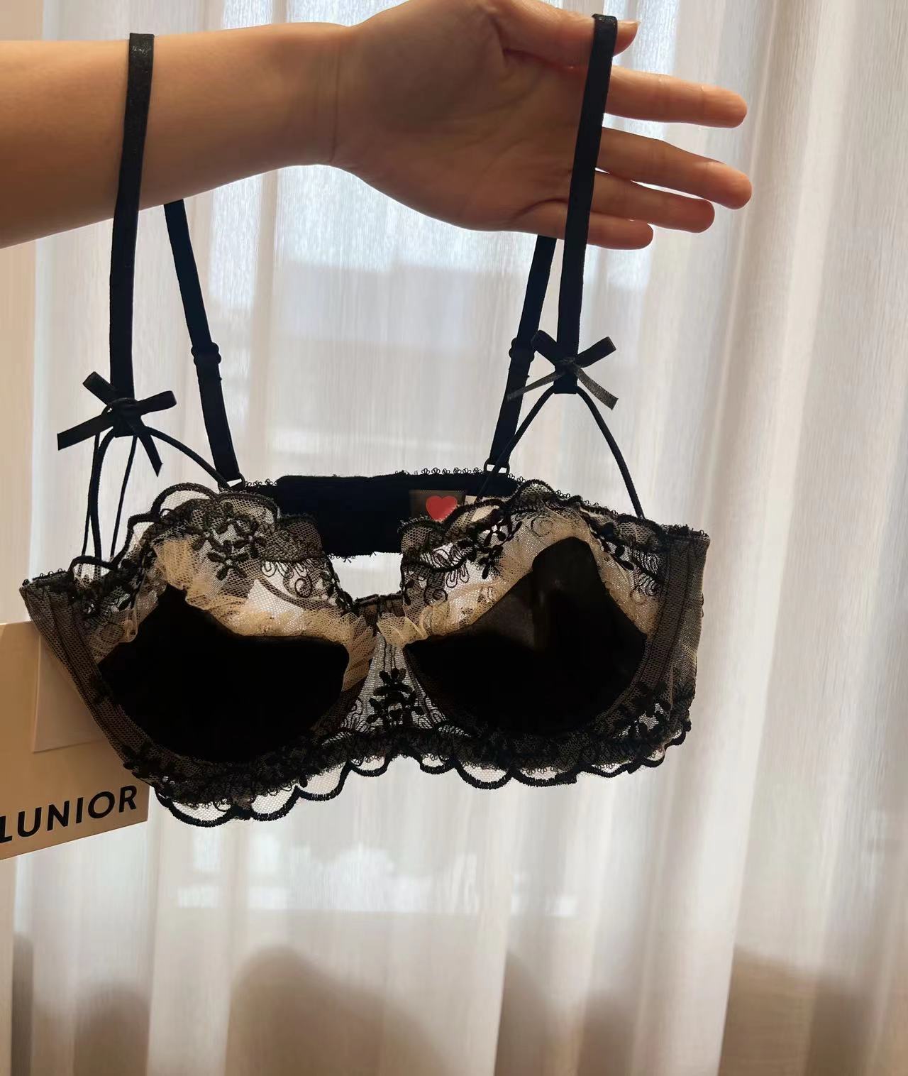 Lace bra and underwear - Lunior -  - 